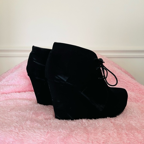 Elle Black Wedge Ankle Boots - Picture 5 of 8
